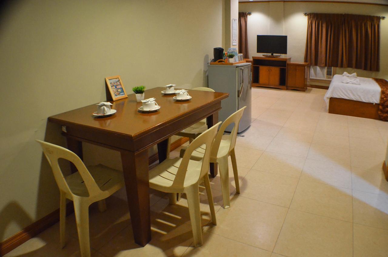 Subic Waterfront Resort y Hotel Exterior foto
